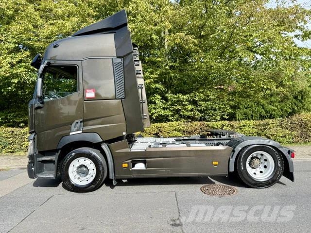 Renault T460 Sleepercab / Euro 6 / 2 x Tank Trekkers