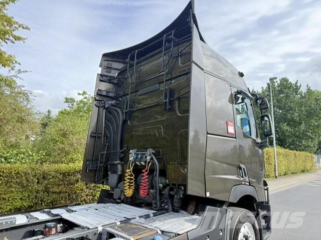 Renault T460 Sleepercab / Euro 6 / 2 x Tank Trekkers