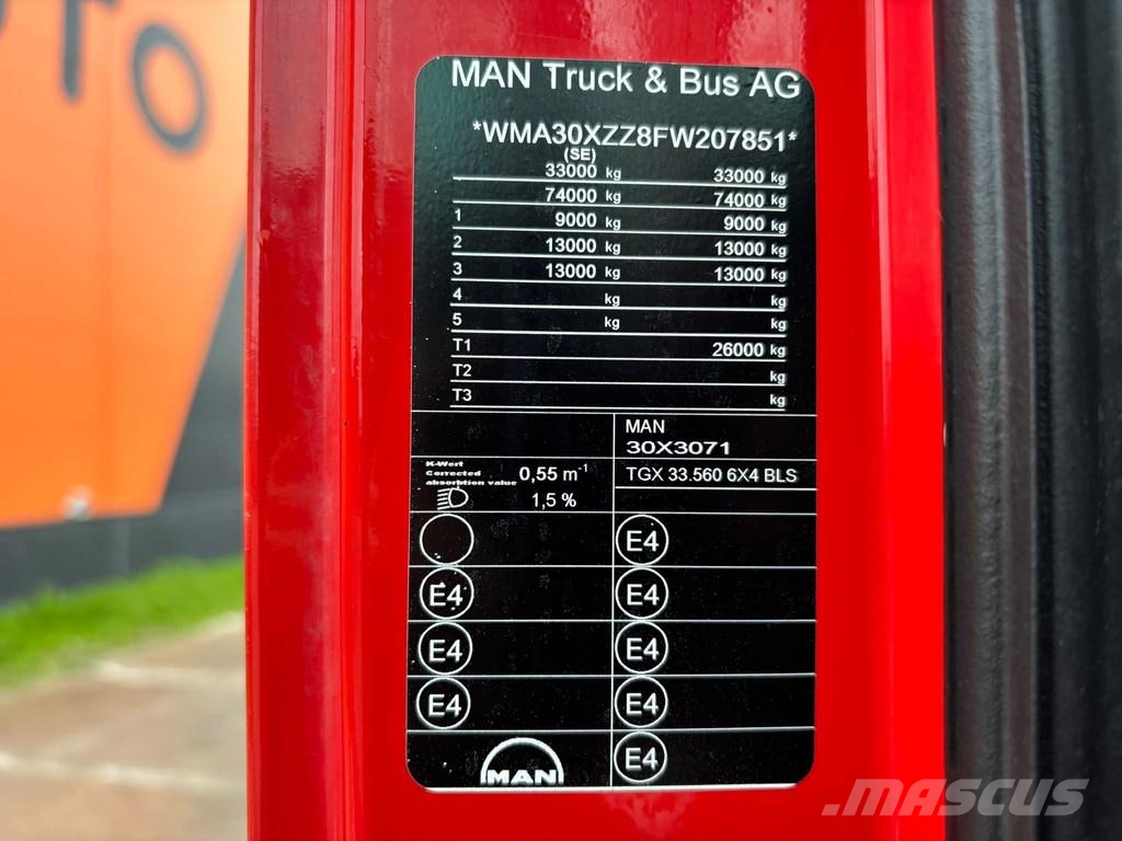 MAN TGX 33.560 6x4 INTARDER / HYDRAULICS Sadulveokid