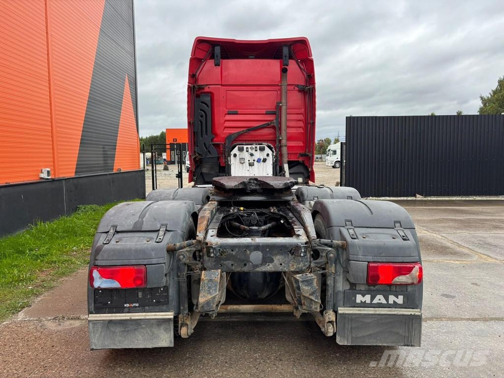 MAN TGX 33.560 6x4 INTARDER / HYDRAULICS Sadulveokid