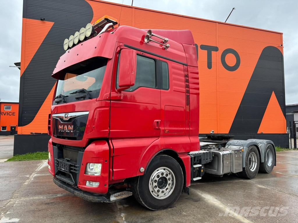 MAN TGX 33.560 6x4 INTARDER / HYDRAULICS Sadulveokid