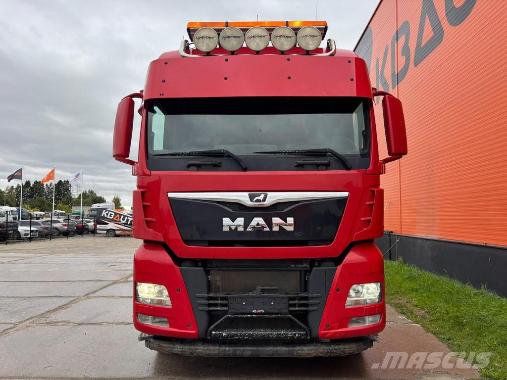MAN TGX 33.560 6x4 INTARDER / HYDRAULICS Sadulveokid