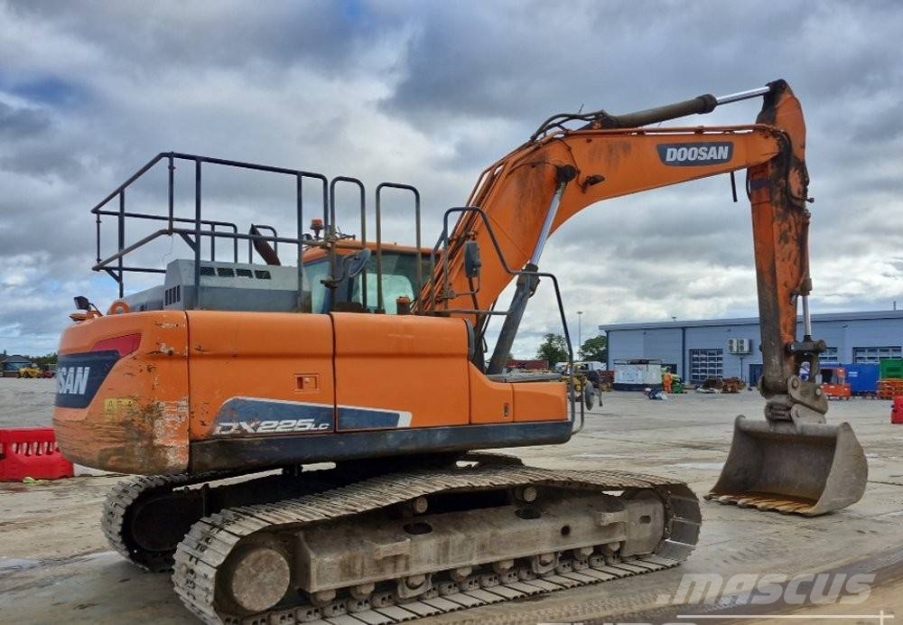 Doosan DX 225 LC SLR Pelle sur chenilles
