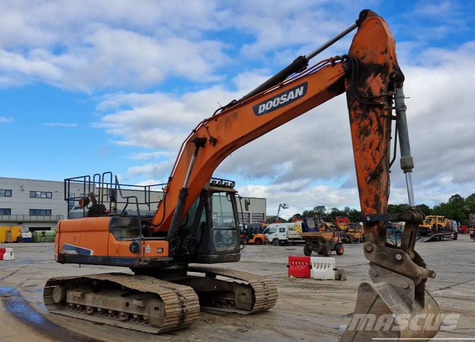 Doosan DX 225 LC SLR Pelle sur chenilles