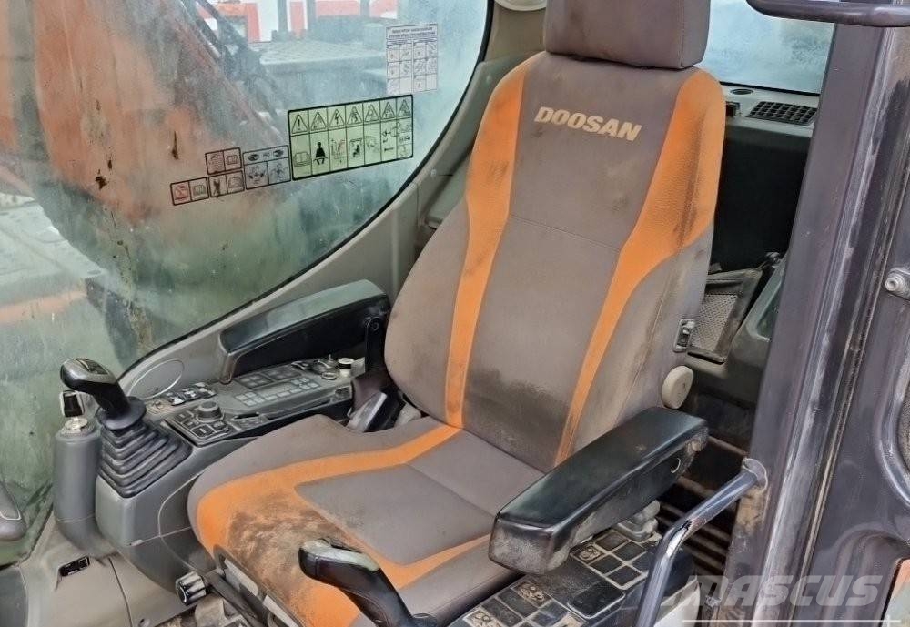 Doosan DX 225 LC SLR Pelle sur chenilles