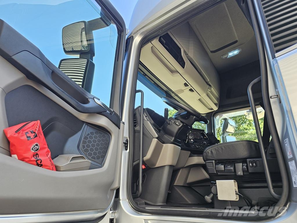 Scania S770 8x4/4 / 180.000 KG / HYDRAULIC Otros camiones