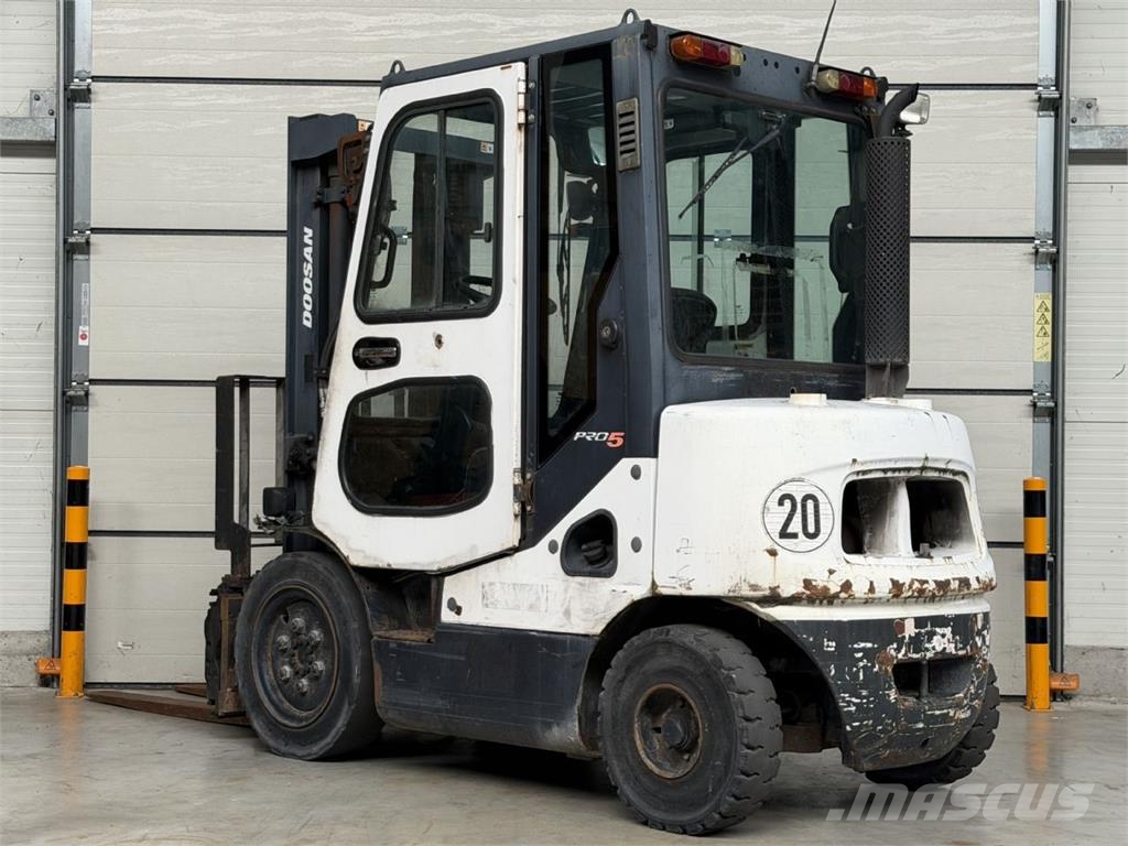Doosan D25S-5 Diesel forklifts
