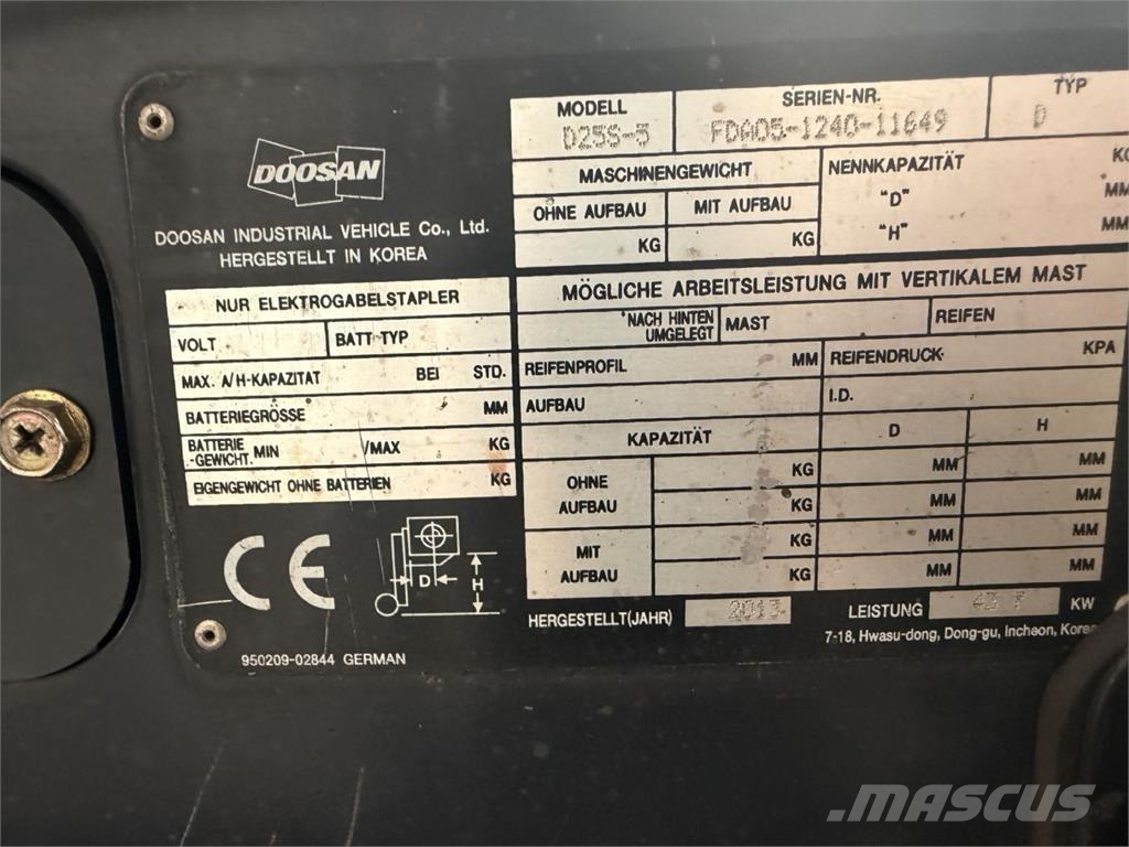 Doosan D25S-5 Diesel forklifts