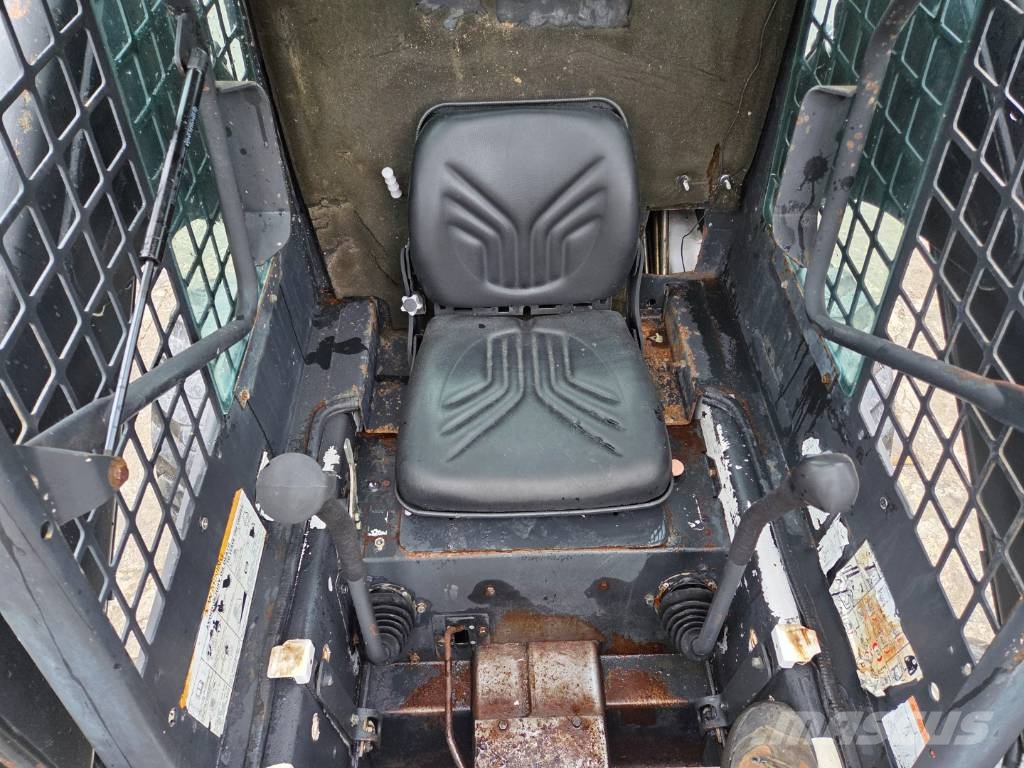 Bobcat 7753 Мини товарачи
