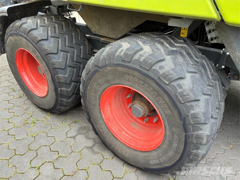 CLAAS Quadrant 5200 FC Tandem 각형 곤포기
