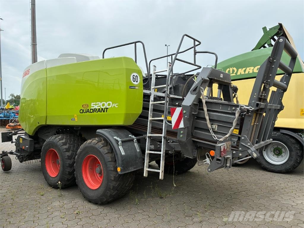 CLAAS Quadrant 5200 FC Tandem 각형 곤포기