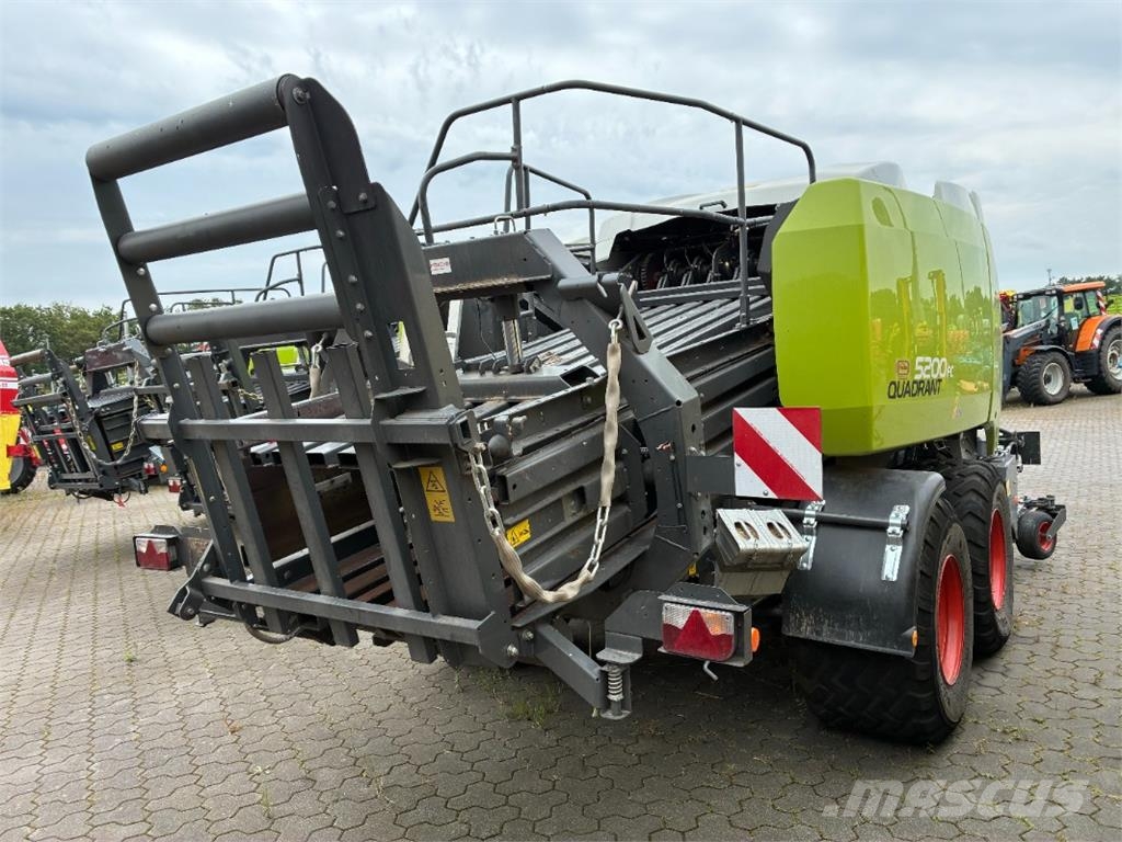 CLAAS Quadrant 5200 FC Tandem 각형 곤포기