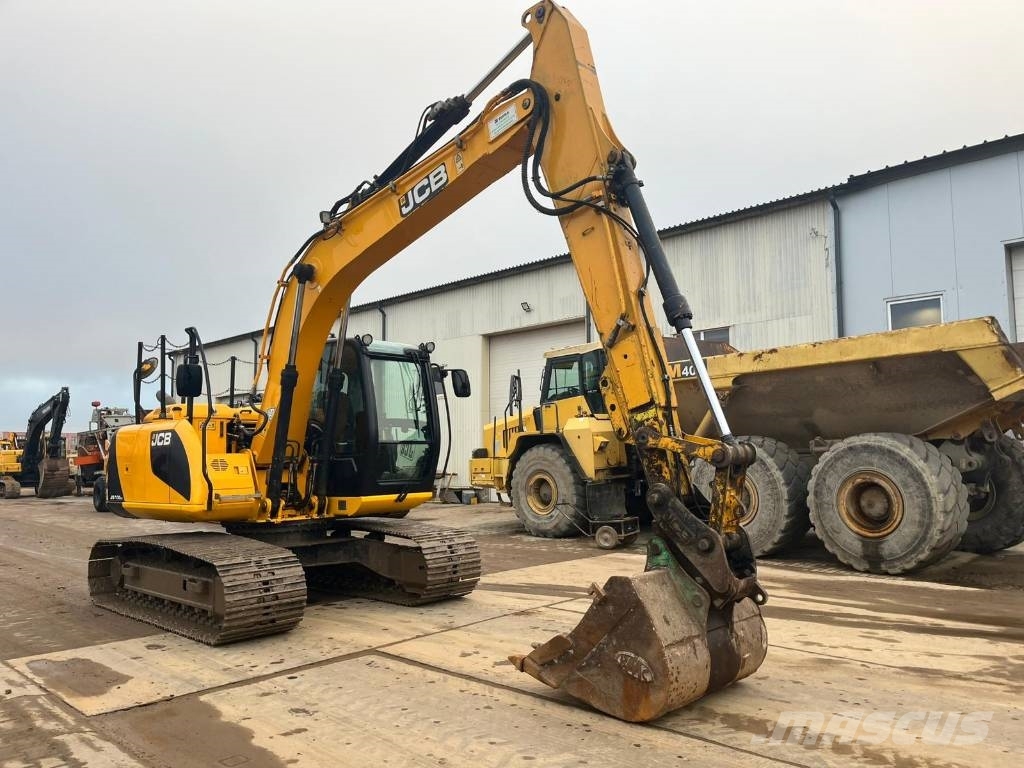 JCB JS 130 LC 履带挖掘机
