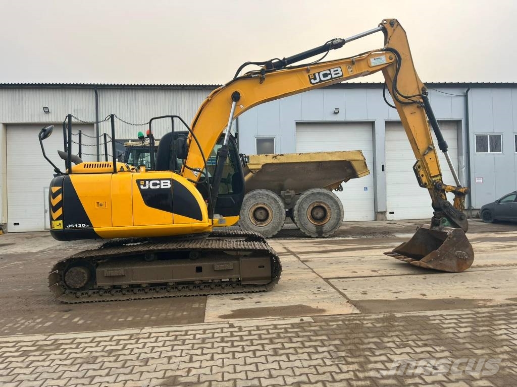 JCB JS 130 LC 履带挖掘机