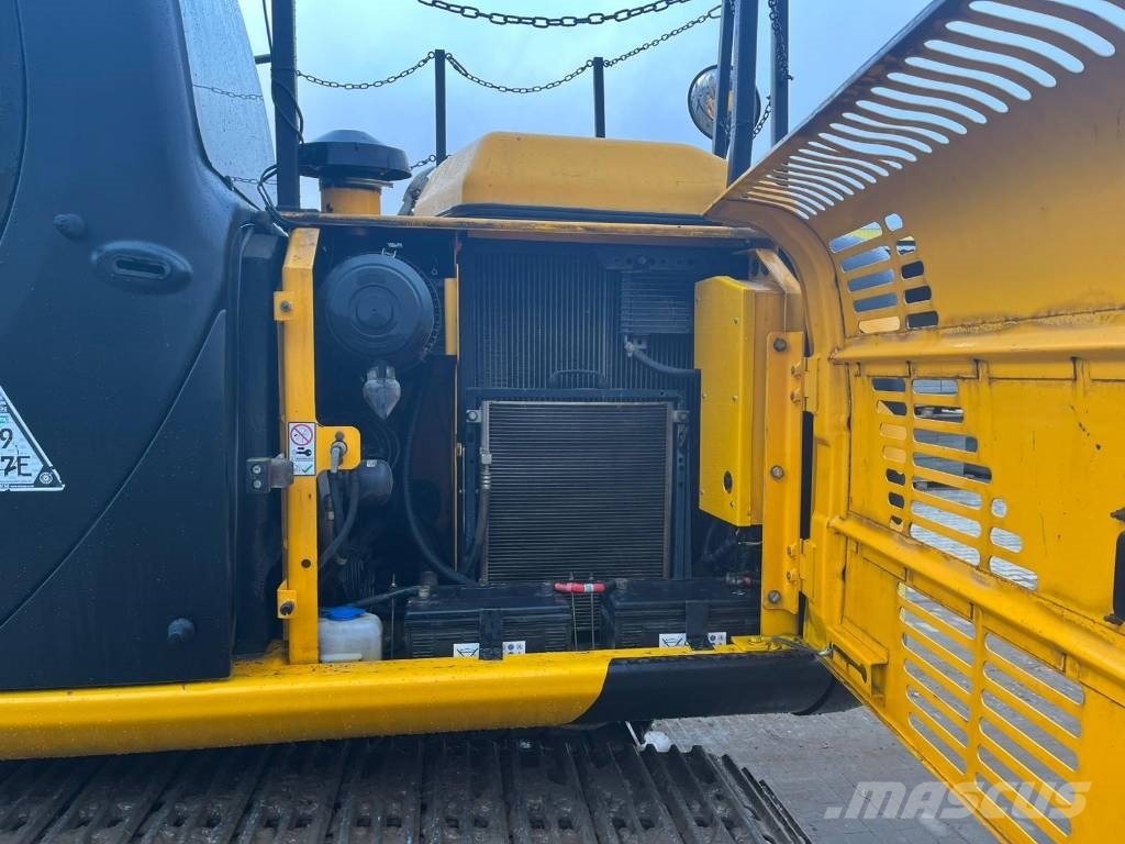 JCB JS 130 LC 履带挖掘机