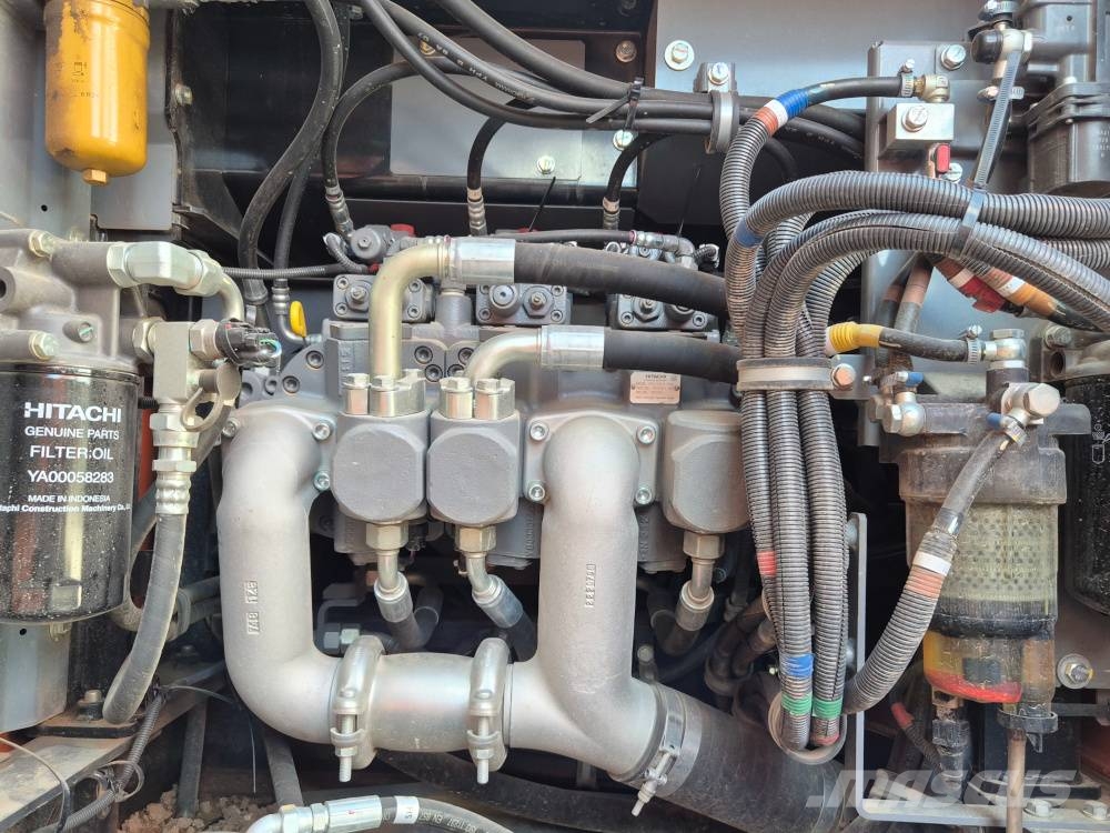 Hitachi ZX 250 LC N-7 Kāpurķēžu ekskavatori