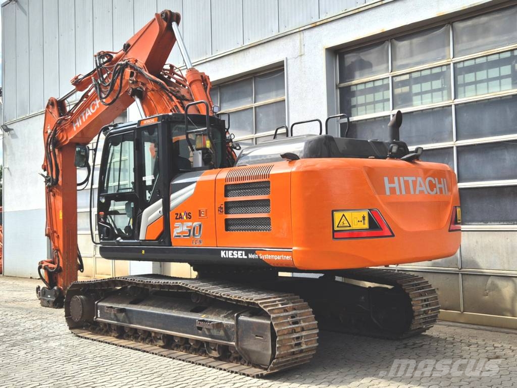 Hitachi ZX 250 LC N-7 Kāpurķēžu ekskavatori