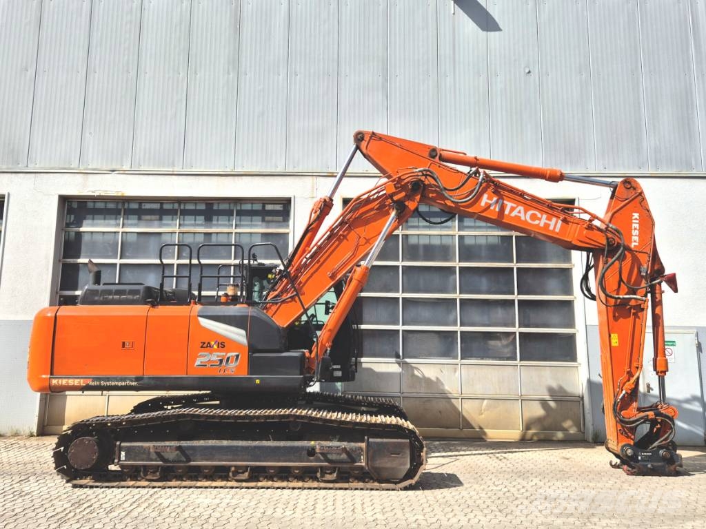 Hitachi ZX 250 LC N-7 Kāpurķēžu ekskavatori