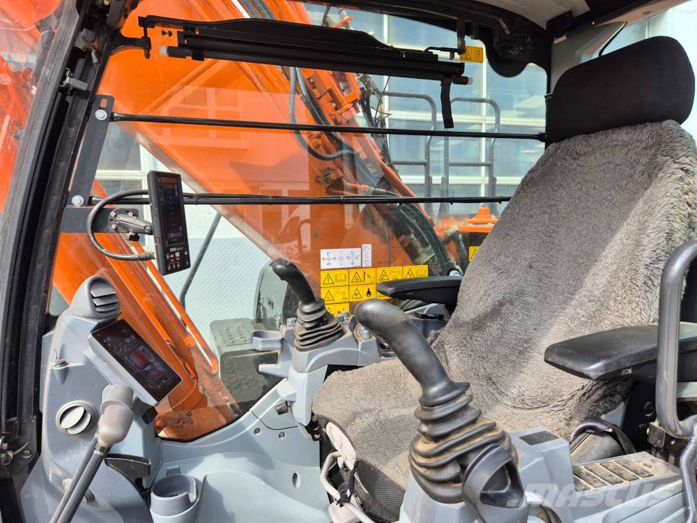 Hitachi ZX 250 LC N-7 Kāpurķēžu ekskavatori