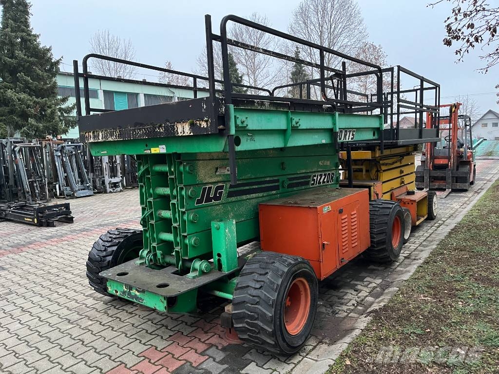 JLG 40RTS V-1562 FOR EXPORT ONLY EO Vertikálne stĺpové výťahy