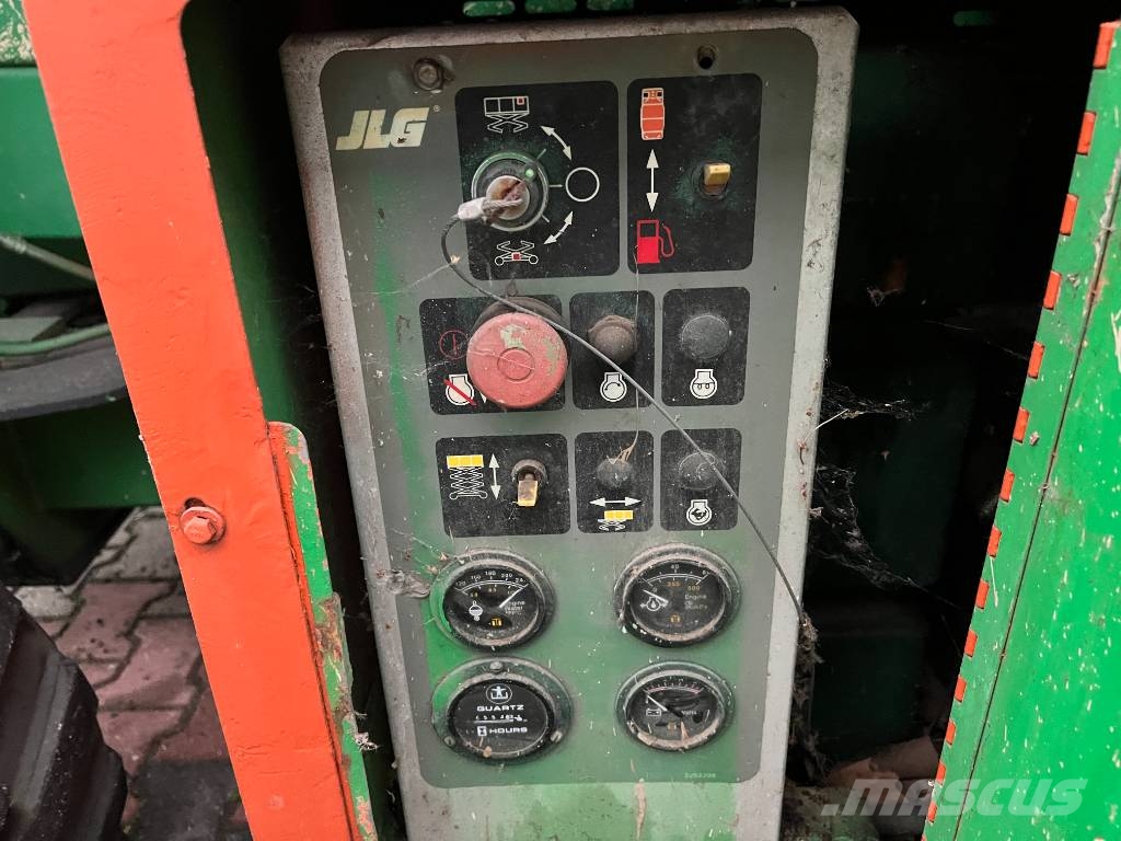 JLG 40RTS V-1562 FOR EXPORT ONLY EO Vertikálne stĺpové výťahy