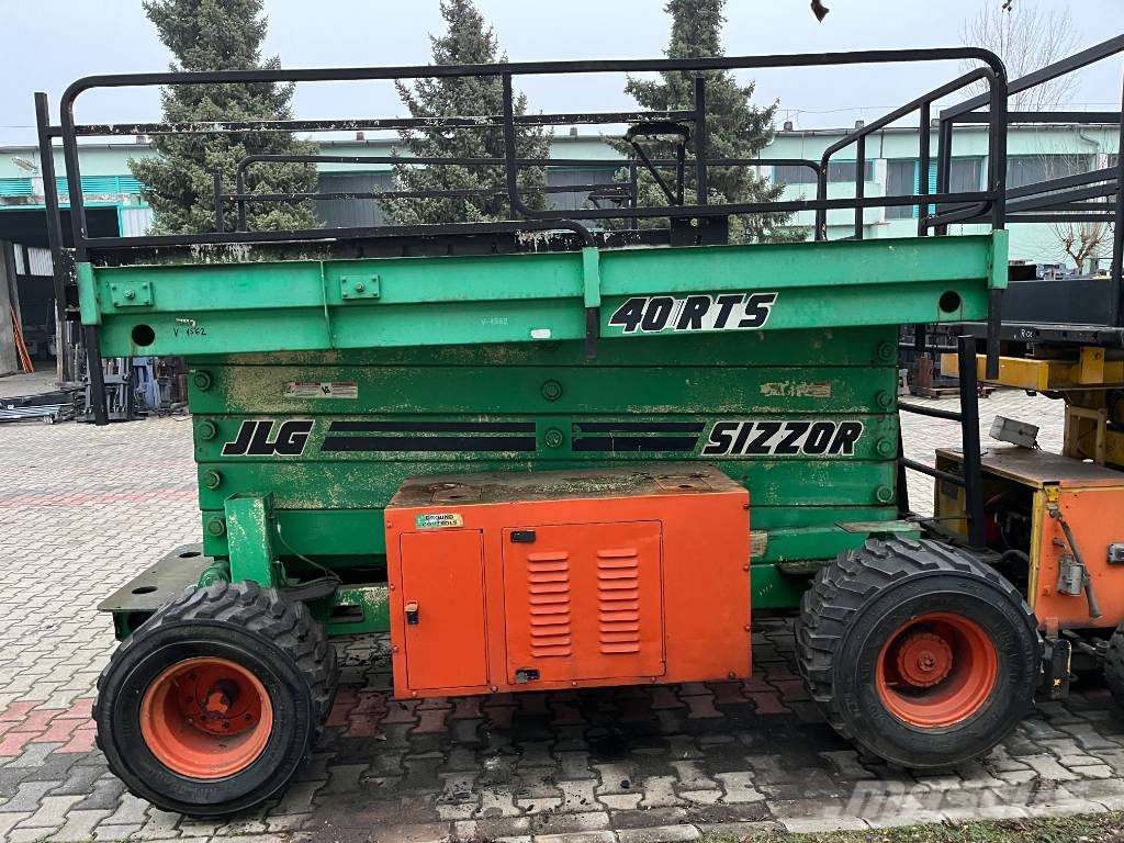 JLG 40RTS V-1562 FOR EXPORT ONLY EO Vertikálne stĺpové výťahy