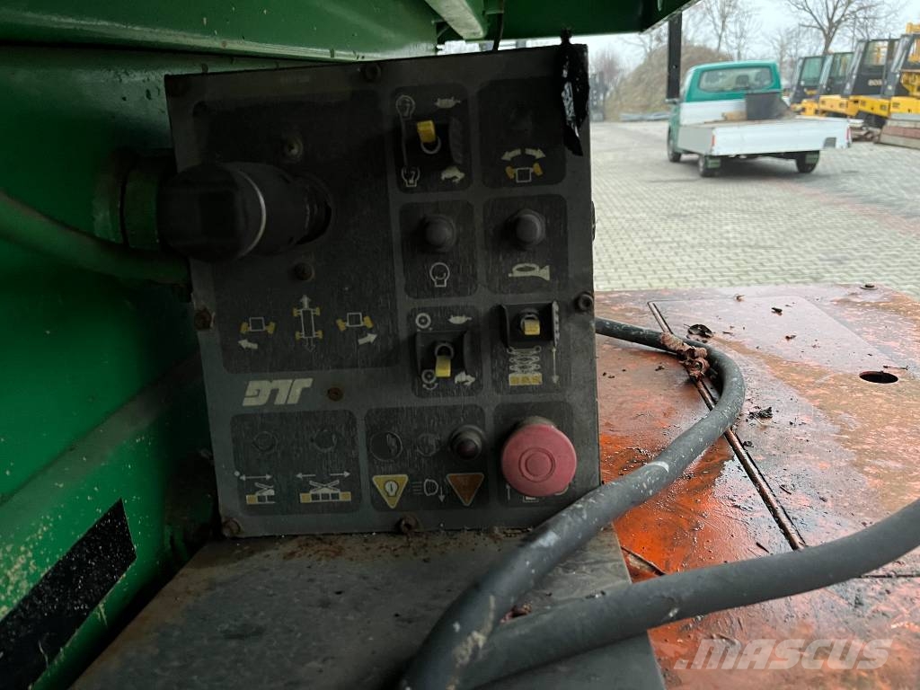 JLG 40RTS V-1562 FOR EXPORT ONLY EO Vertikálne stĺpové výťahy