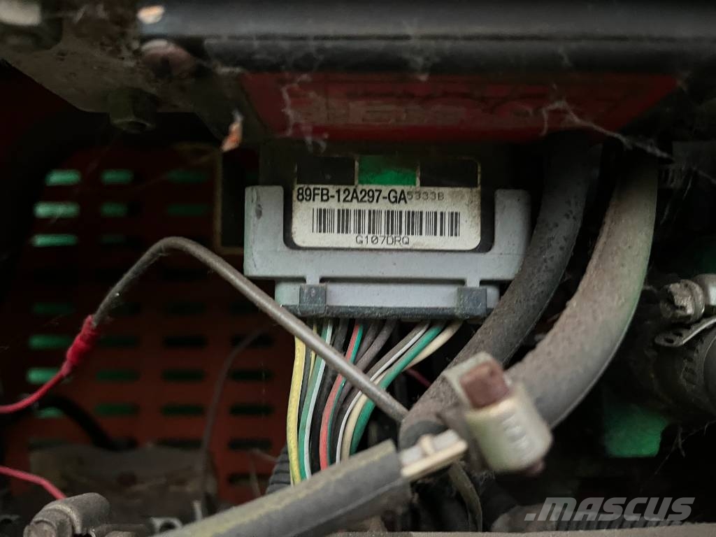 JLG 40RTS V-1562 FOR EXPORT ONLY EO Vertikálne stĺpové výťahy
