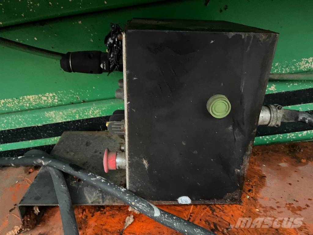 JLG 40RTS V-1562 FOR EXPORT ONLY EO Vertikálne stĺpové výťahy