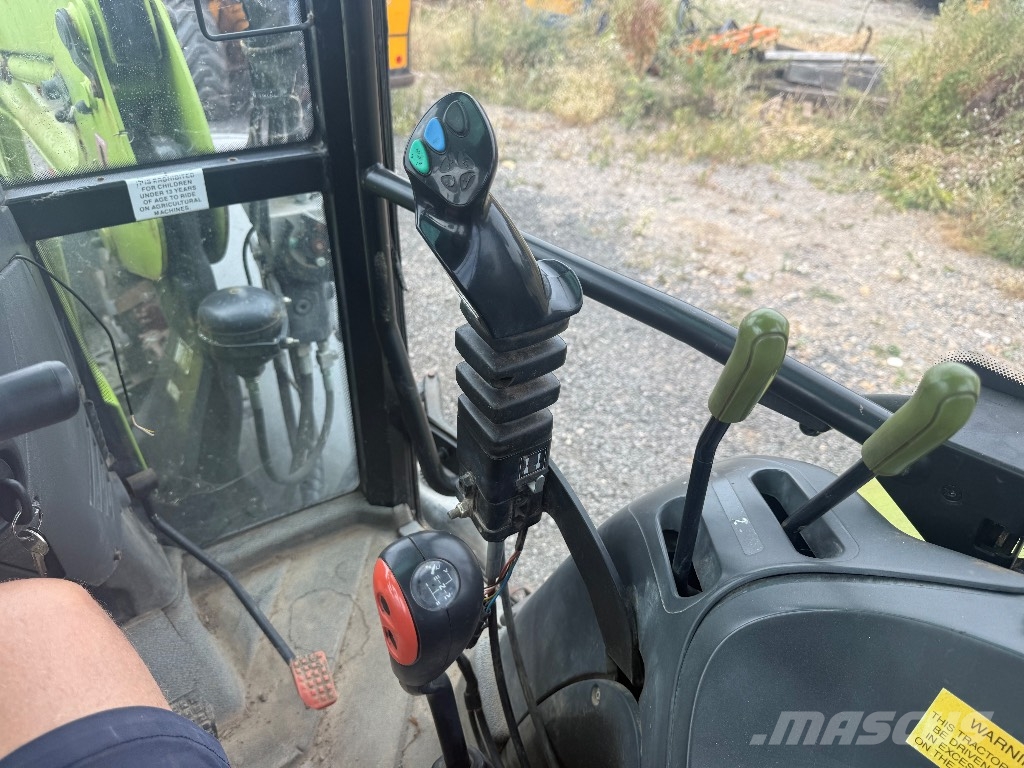 CLAAS Axos 340 Трактори