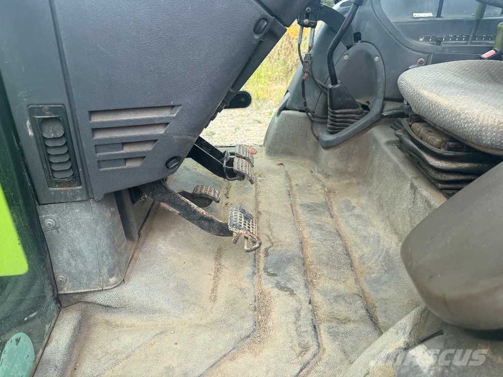 CLAAS Axos 340 Трактори