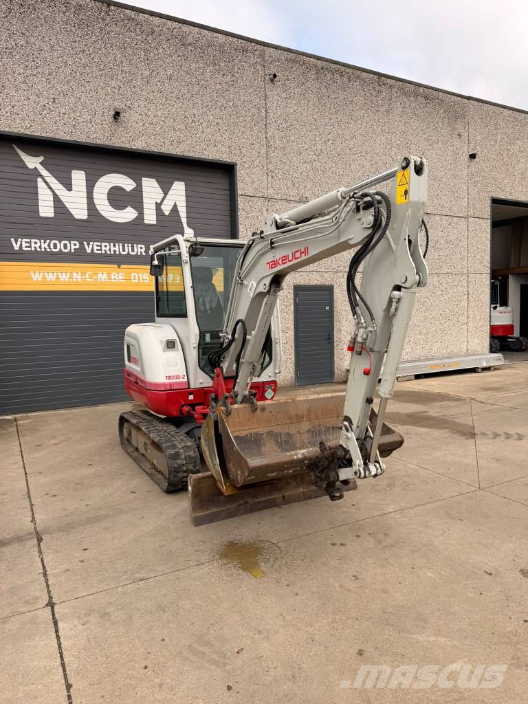 Takeuchi TB 235-2 Mini bageri <7t