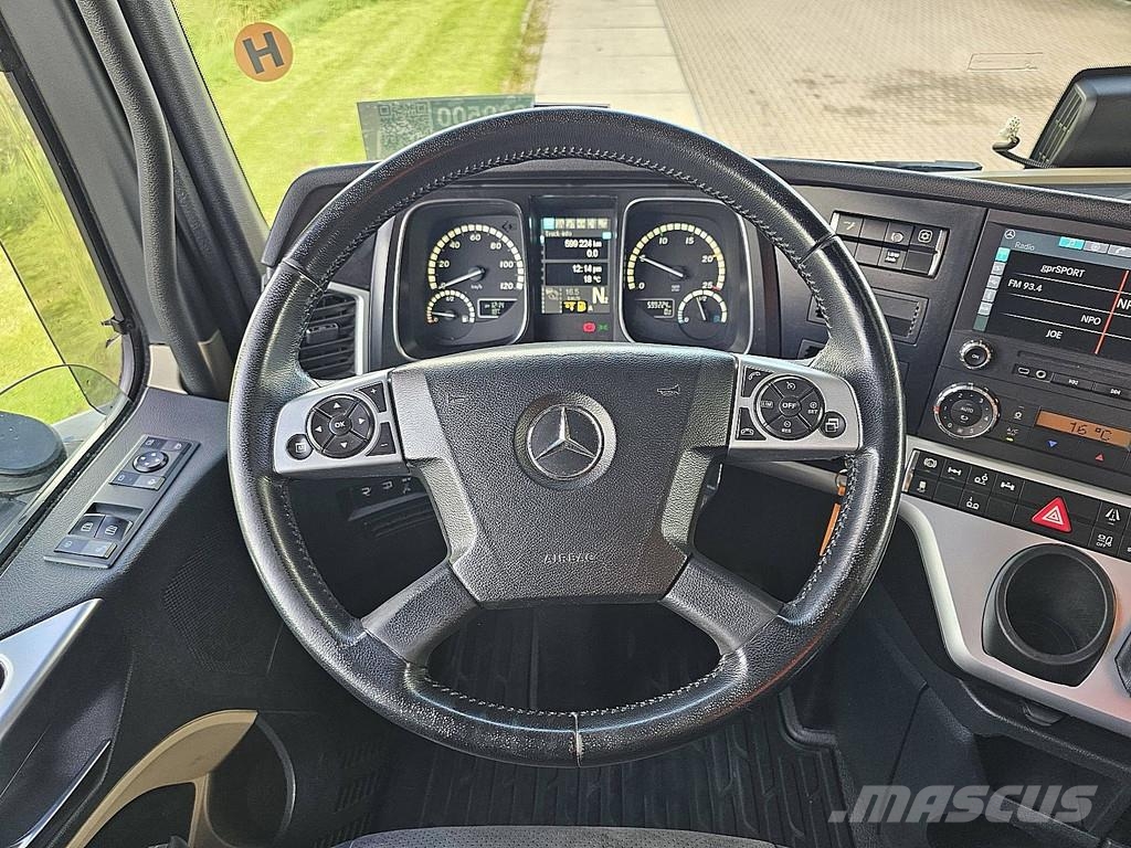 Mercedes-Benz ACTROS 2548 6X2 STEER 2T LIFT Bakwagens met gesloten opbouw
