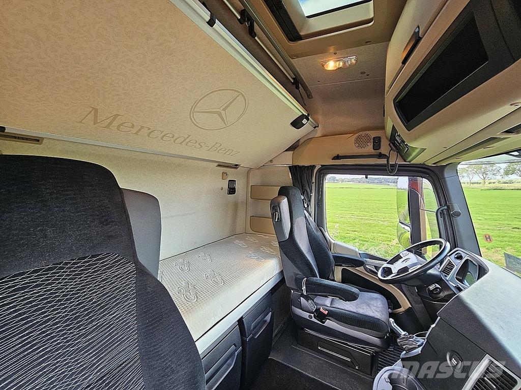Mercedes-Benz ACTROS 2548 6X2 STEER 2T LIFT Bakwagens met gesloten opbouw
