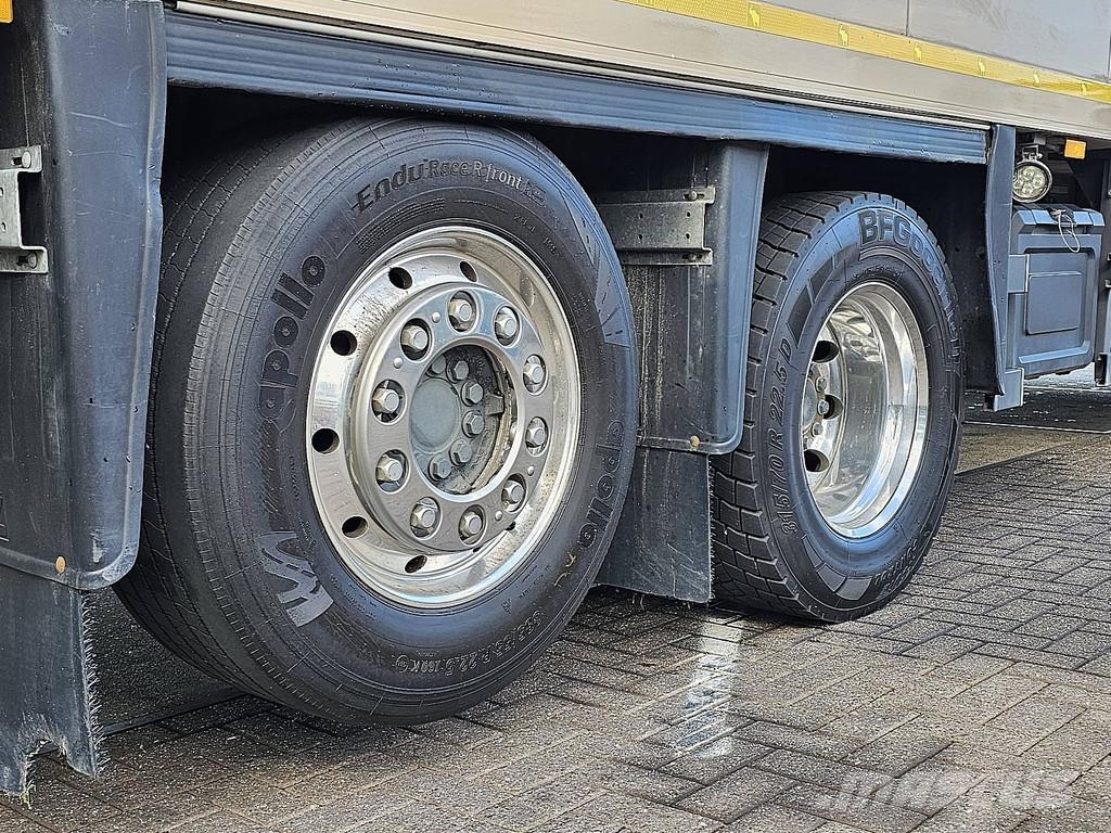 Mercedes-Benz ACTROS 2548 6X2 STEER 2T LIFT Bakwagens met gesloten opbouw