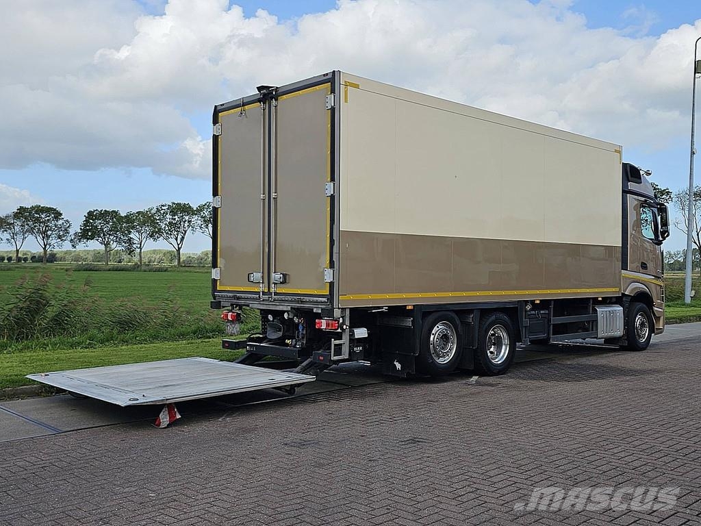 Mercedes-Benz ACTROS 2548 6X2 STEER 2T LIFT Bakwagens met gesloten opbouw