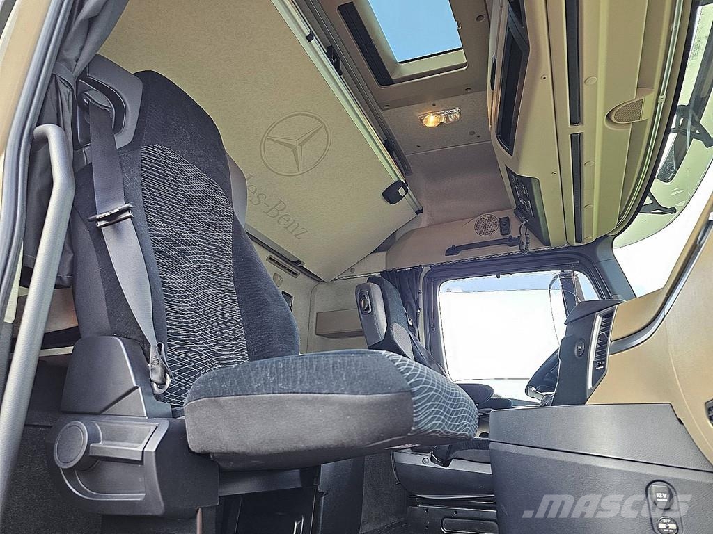 Mercedes-Benz ACTROS 2548 6X2 STEER 2T LIFT Bakwagens met gesloten opbouw