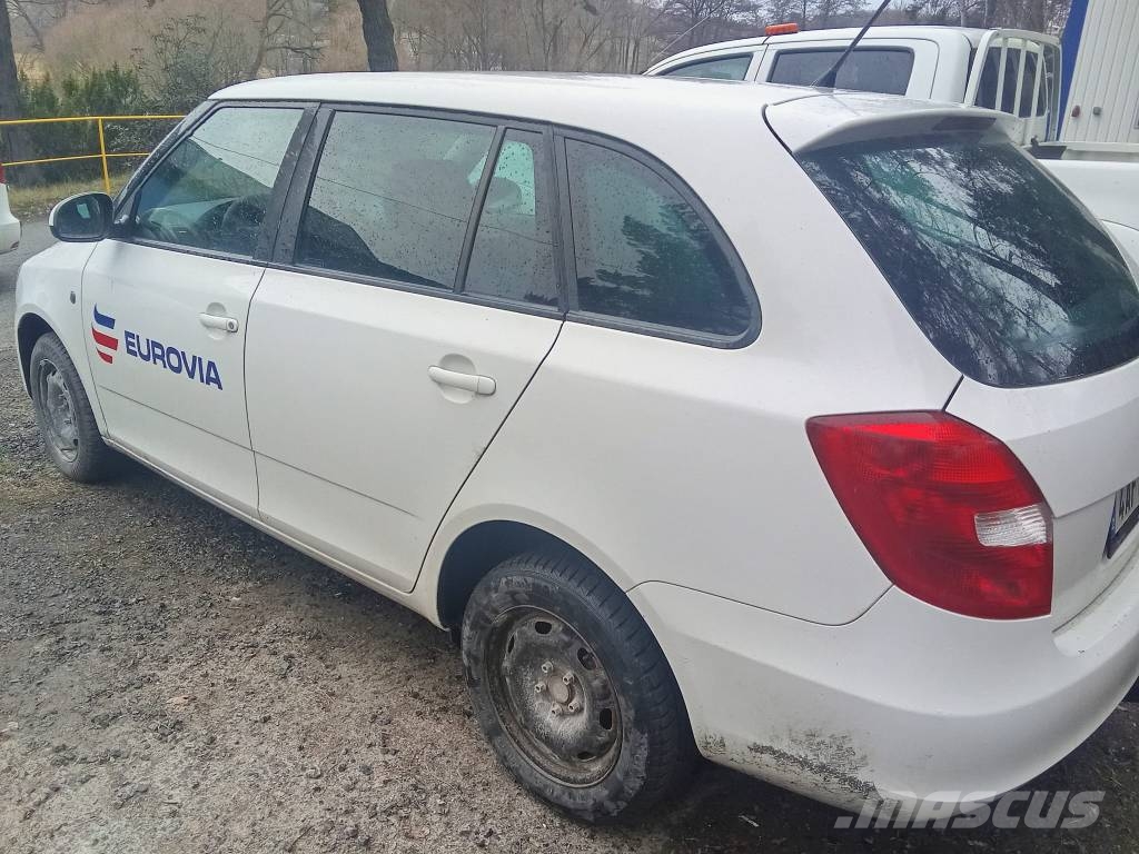 Skoda FABIA COMBI Carros
