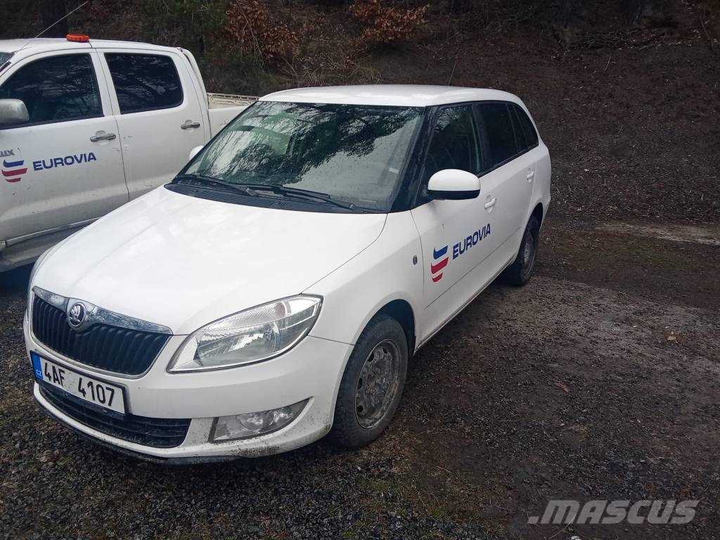 Skoda FABIA COMBI Carros
