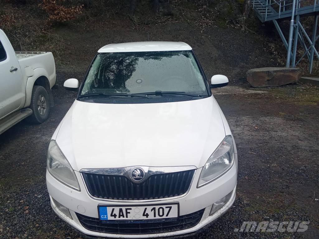 Skoda FABIA COMBI Carros