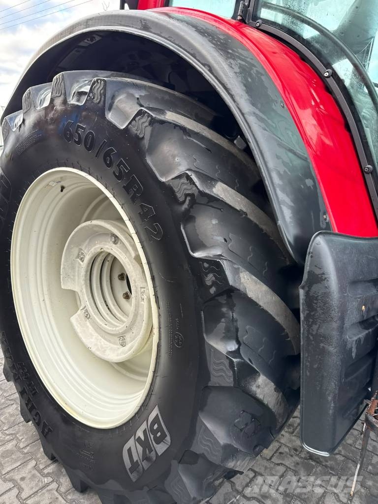 Valtra T 182 Traktory