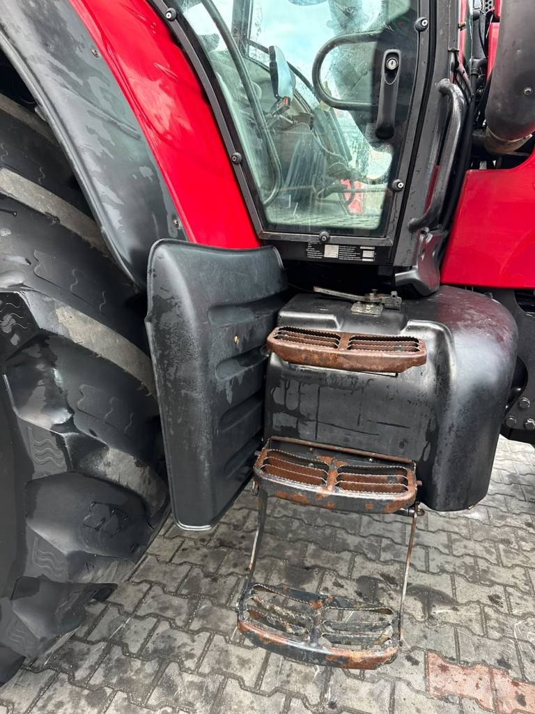 Valtra T 182 Traktory