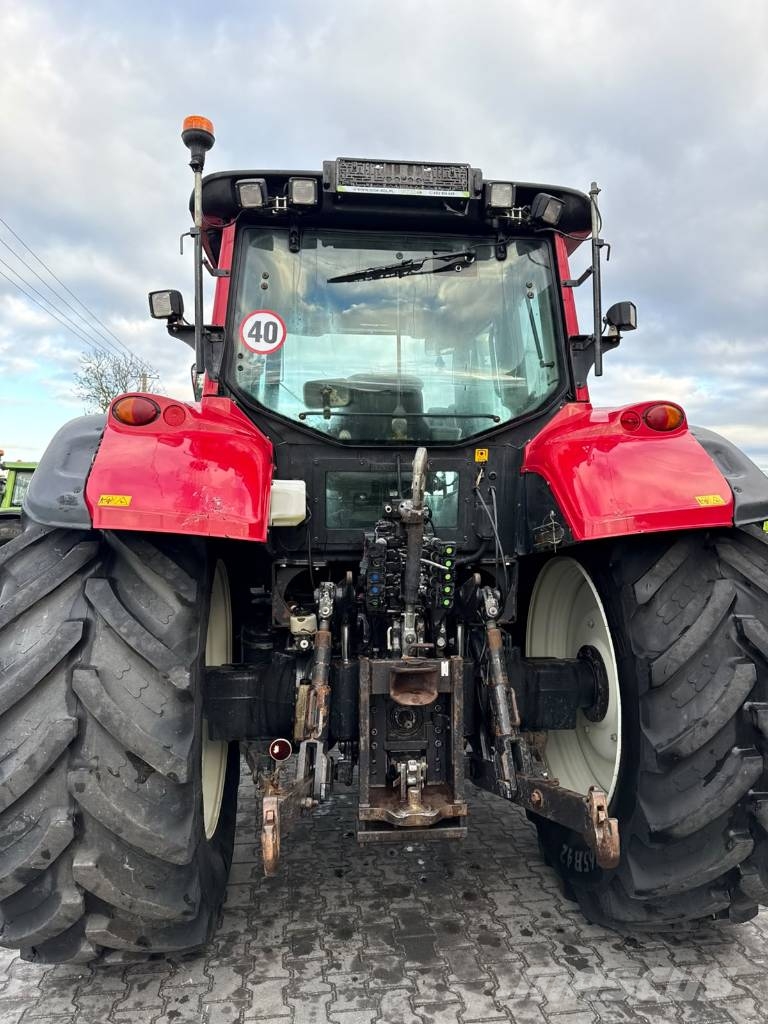Valtra T 182 Traktory