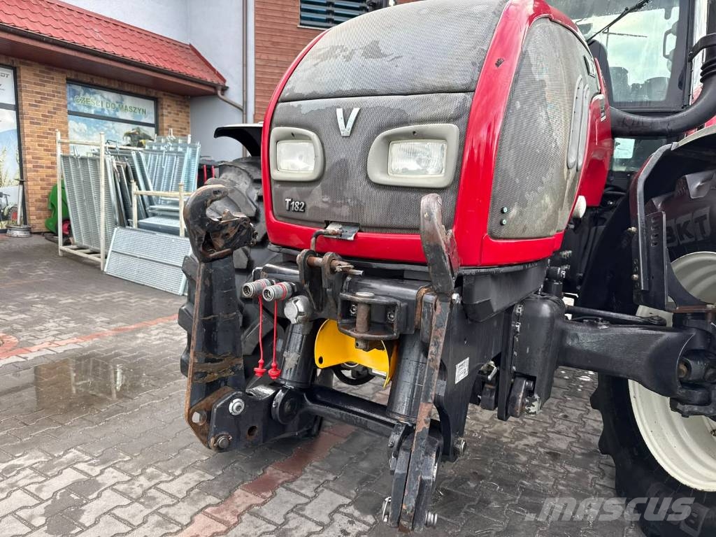 Valtra T 182 Traktory