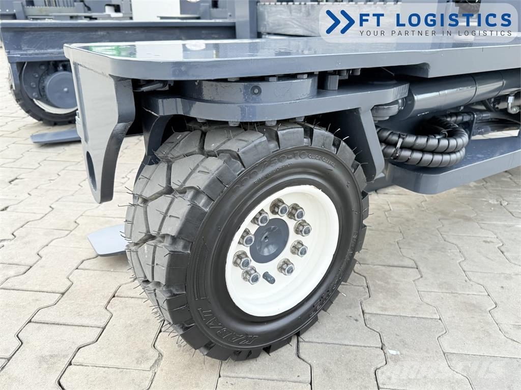 Combilift C4000S | GAS | TRIPLEX 5550MM | FREE-LIFT | FORK-P Šakiniai krautuvai su privažiavimu iš visų keturių pusių