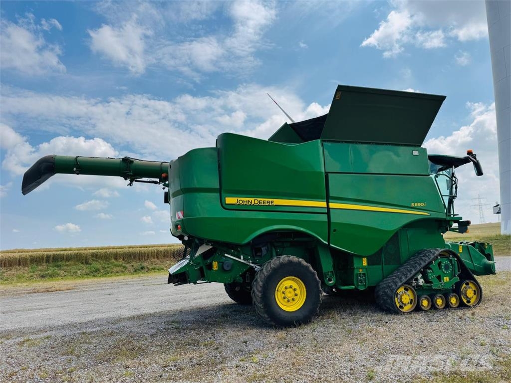 John Deere S690i 4WD Mietitrebbiatrici