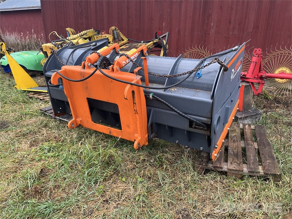 Serco Skaala Snow blades and plows