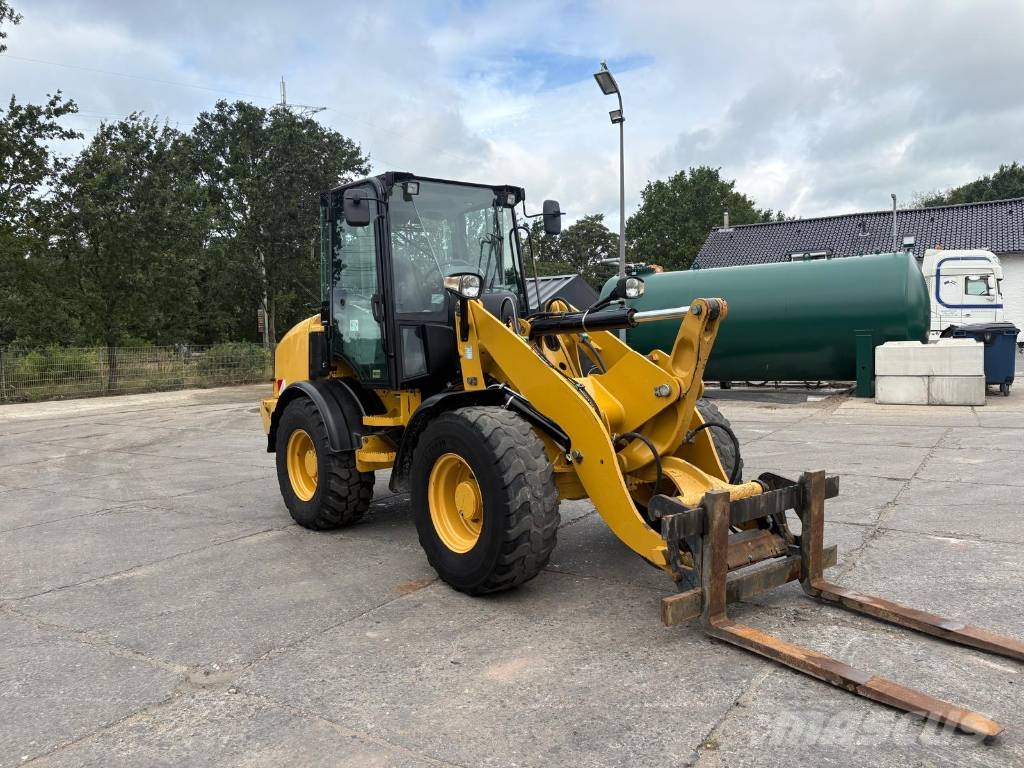 CAT 908 M Bucket and Forks 轮式装载机