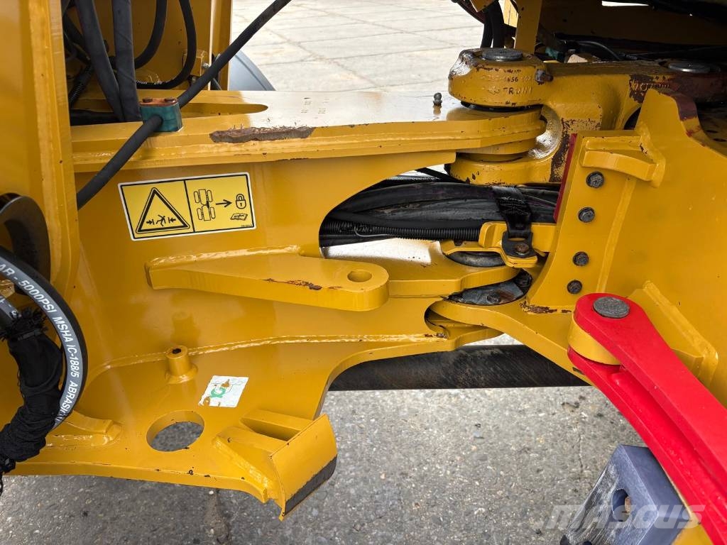 CAT 908 M Bucket and Forks 轮式装载机