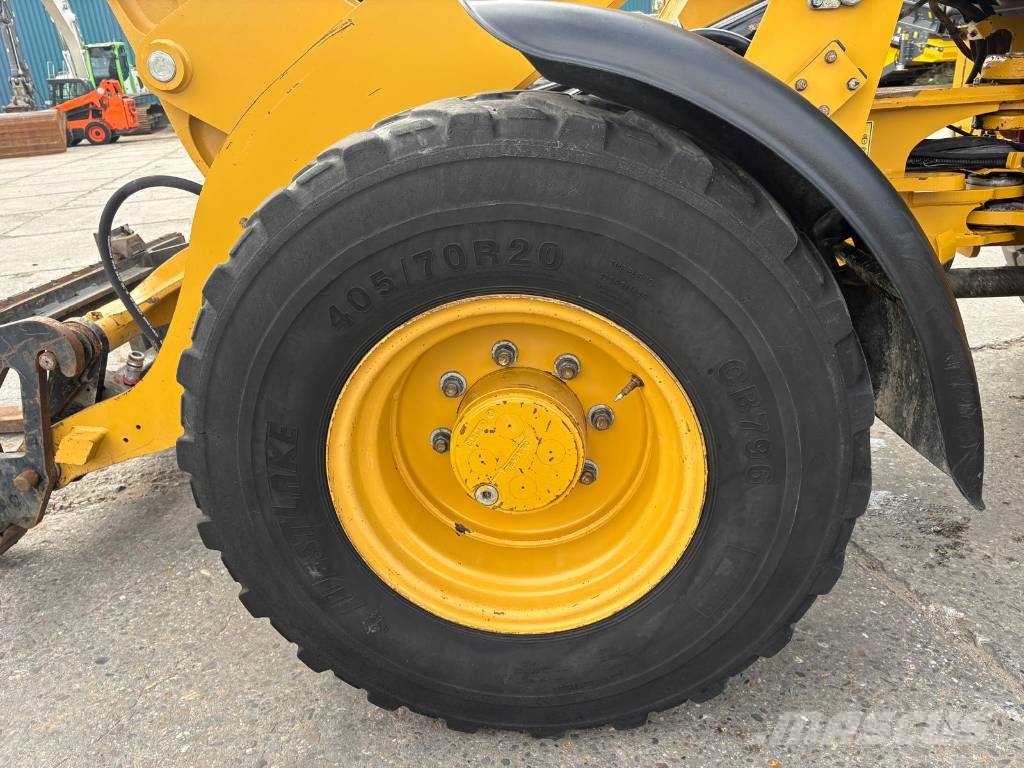 CAT 908 M Bucket and Forks 轮式装载机